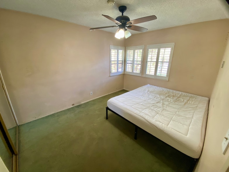 Building Photo - 5882 Bowcroft St