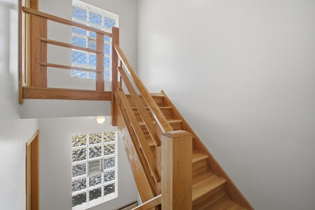 Building Photo - 8645 W Summerdale Ave