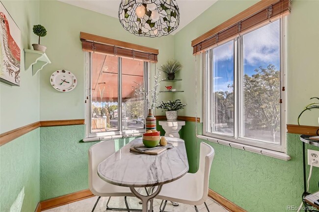 Building Photo - West Highlands - Amazing 32nd Ave, 2 Bed, 1 Bath Unit in Duplex- Shared Yard/Common Space