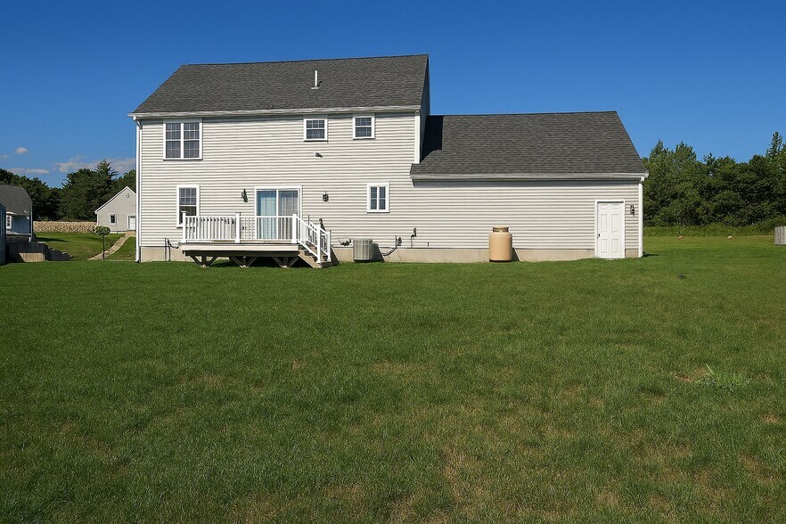 Building Photo - 6 Pepperbush Court