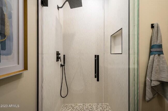 Building Photo - Exclusive Urban Sanctuary—Sophisticated Townhouse in Vibrant Phoenix