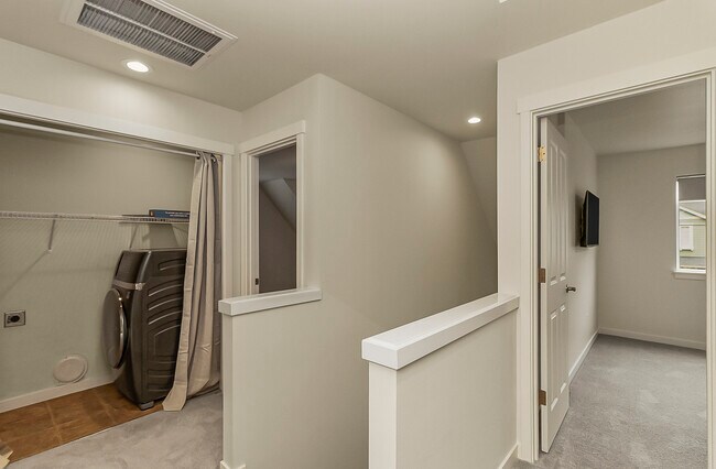 Building Photo - 14810 9th Dr SE