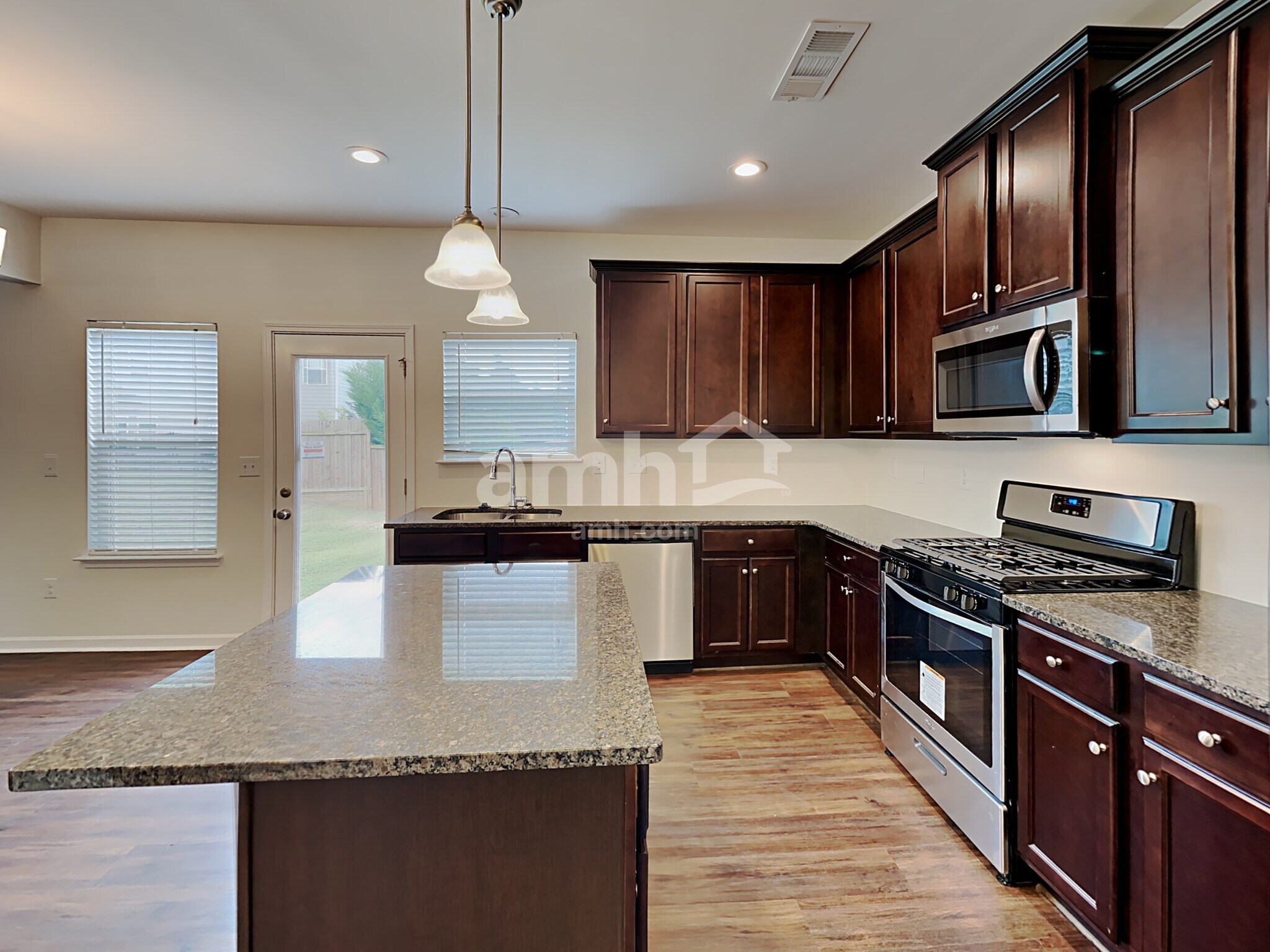 Building Photo - 1157 Paramount Dr