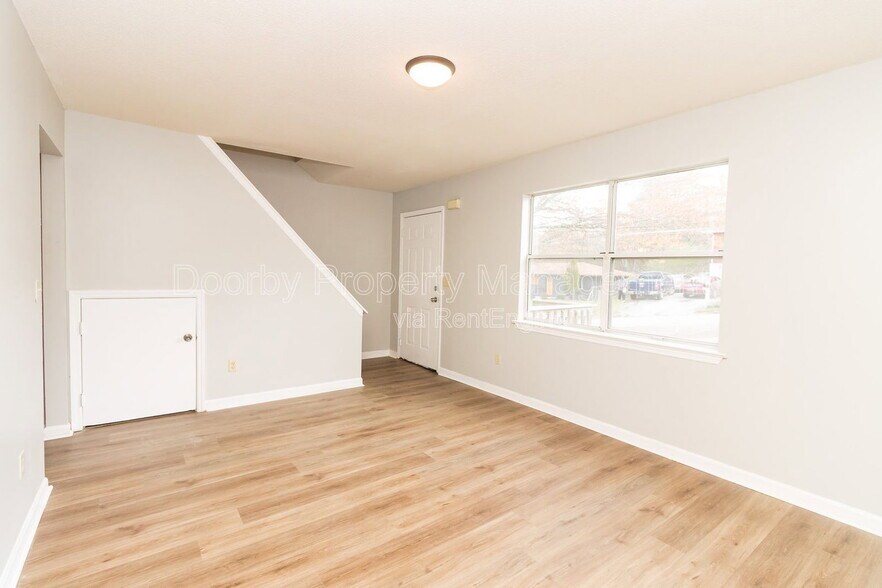 Building Photo - 7808 Holiday Hills Cir