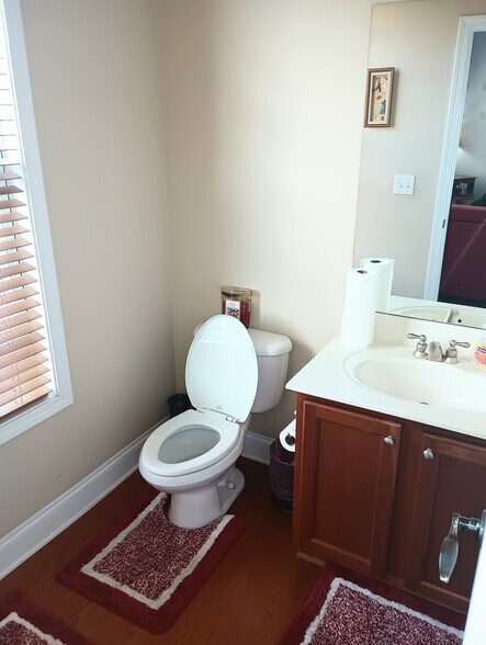 Building Photo - 436 Williamson St SE