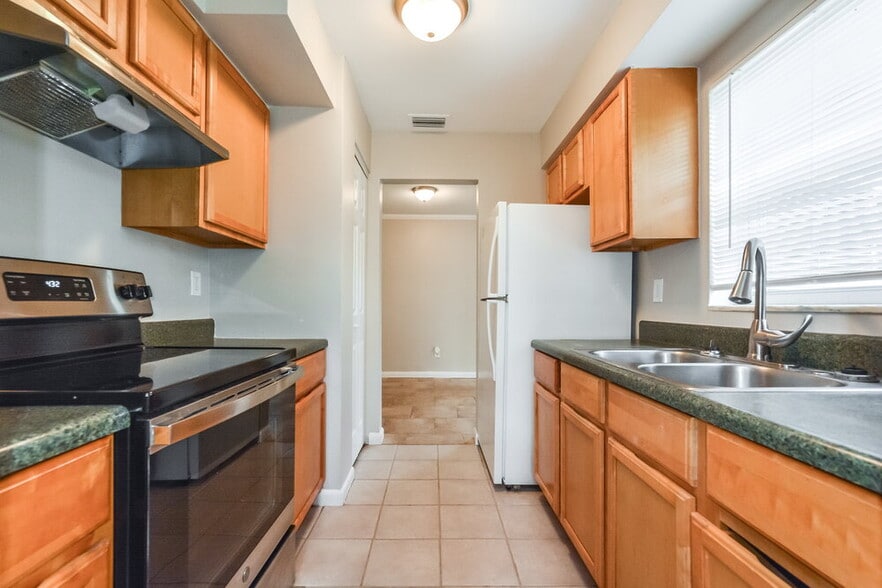 Building Photo - 1094 Whitewood Dr