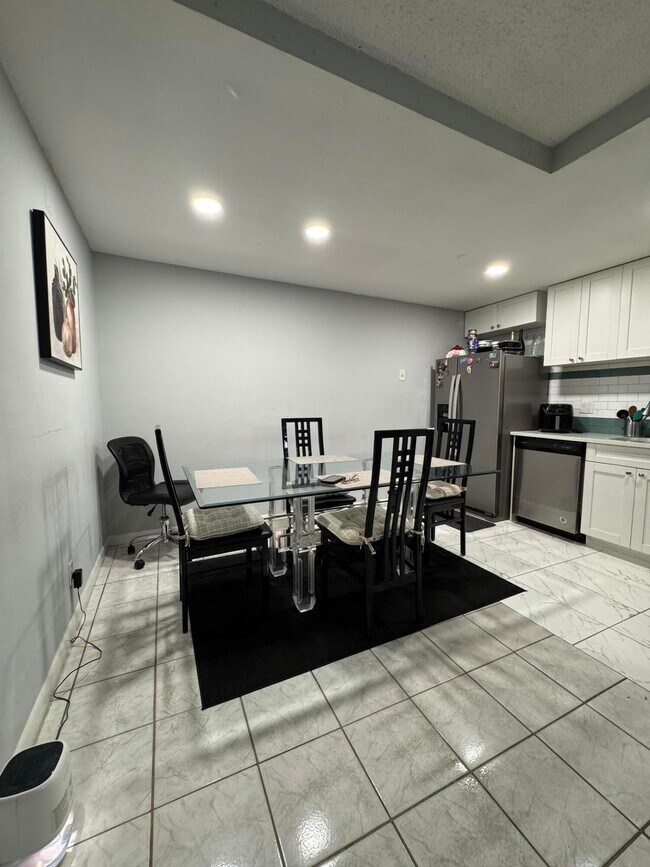 Building Photo - 3265 NW 102nd Terrace