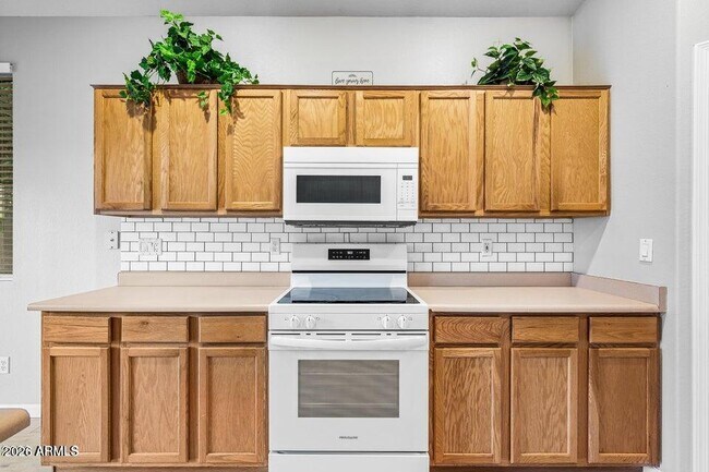Building Photo - 9231 W Salter Dr