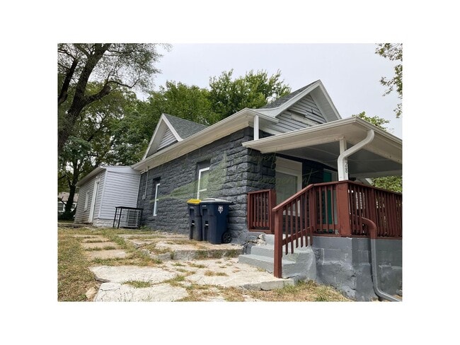 Building Photo - RECENT UPDATES!!!
