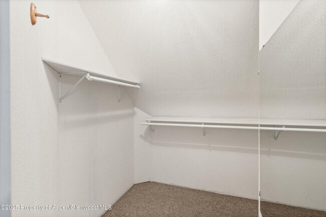 Building Photo - Charming Single Family Home in Rifle for Rent