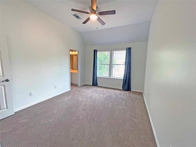 Building Photo - 9604 Big View Dr