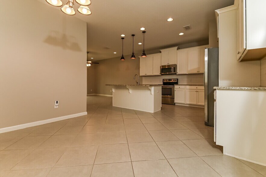Building Photo - 11832 Meadowgate Pl
