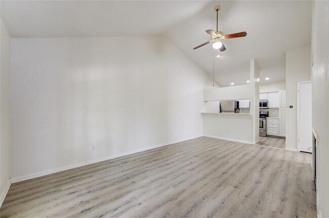 Building Photo - 2121 El Paseo St