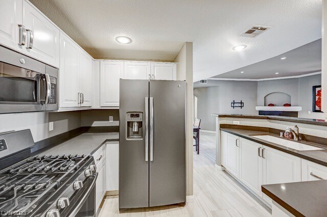Building Photo - 2050 W Warm Springs Rd