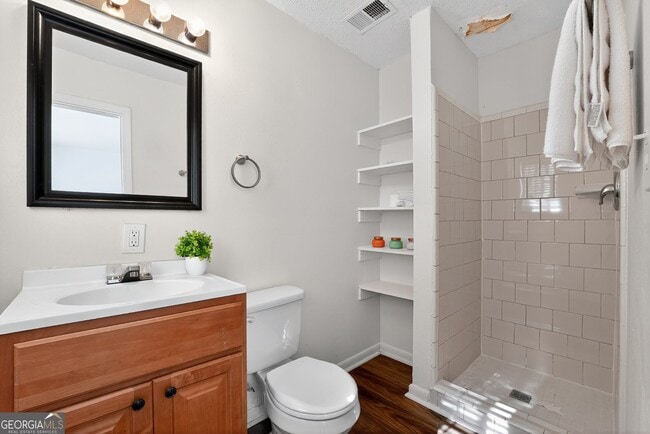 Building Photo - 2516 Peachwood Cir NE