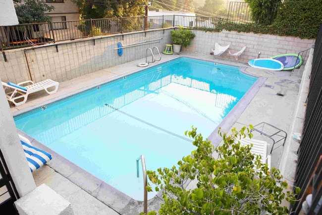 pool - 6315 Primrose Ave