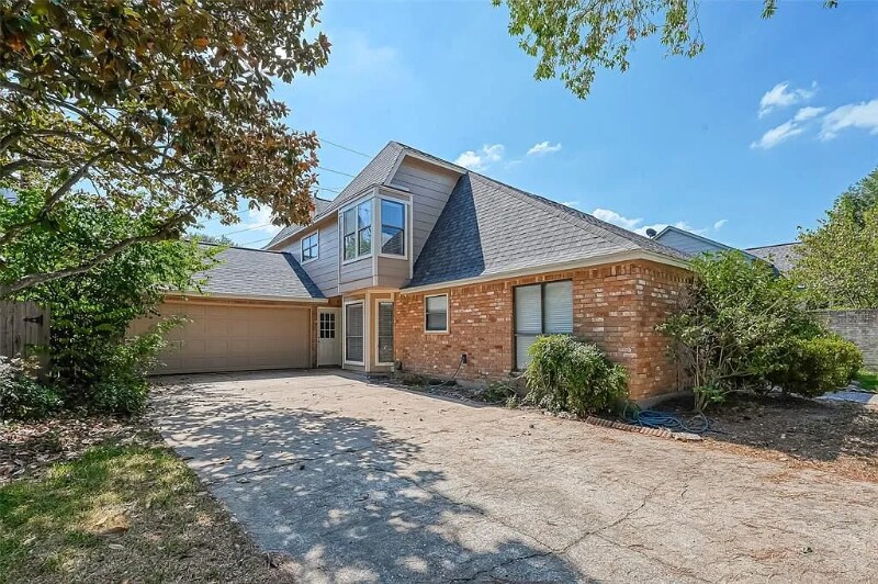 Building Photo - 911 Montview Dr