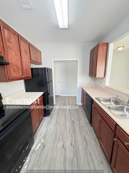 Building Photo - 8651 Thomas Ln