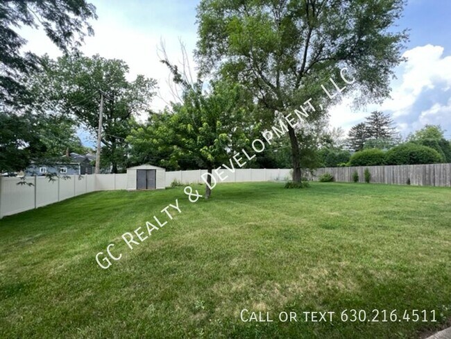 Building Photo - 942 59th St
