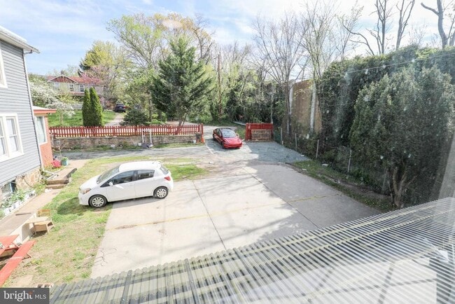 Building Photo - 103 Waelchli Ave