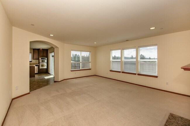 Building Photo - Spacious 4-Bedroom DuPont Home with AC