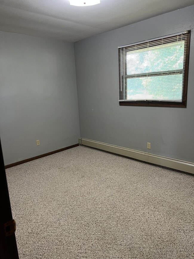 Building Photo - 38 Oxby Ln