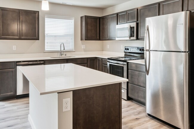 Building Photo - Newly Built 5bd 2.5ba in LSSD