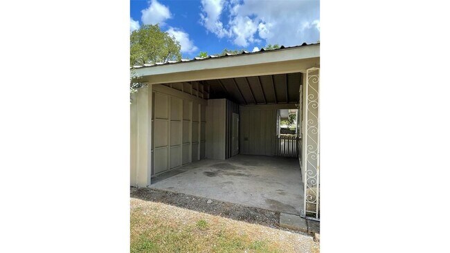 Building Photo - 606 Marshall St