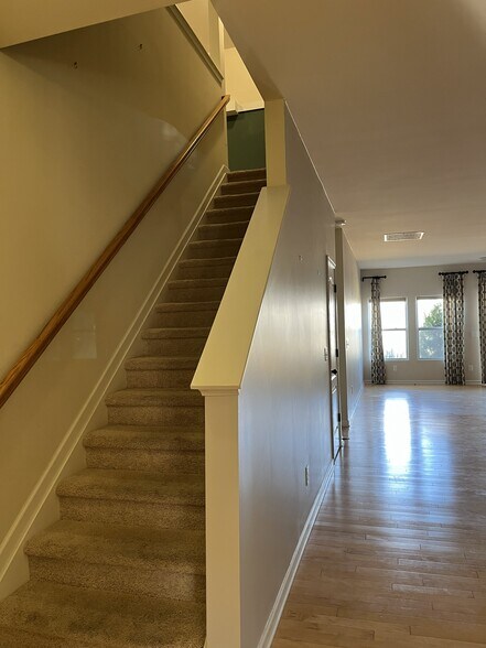 Building Photo - 105 E Neel Ranch Rd