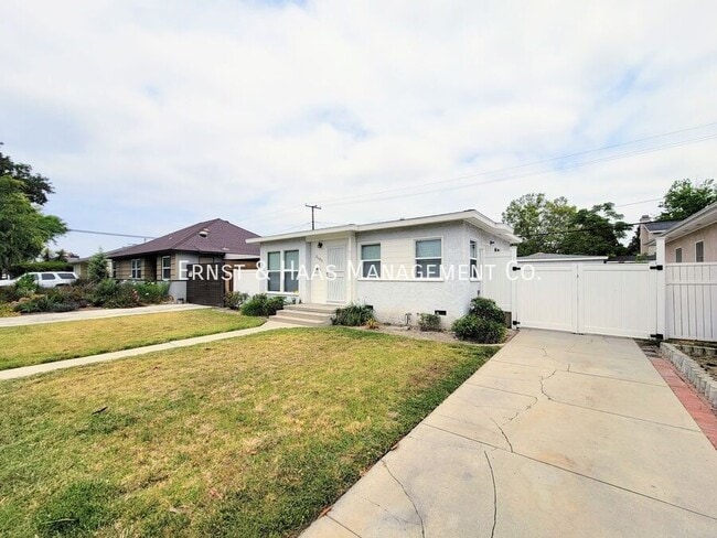 Building Photo - 3102 Ocana Ave