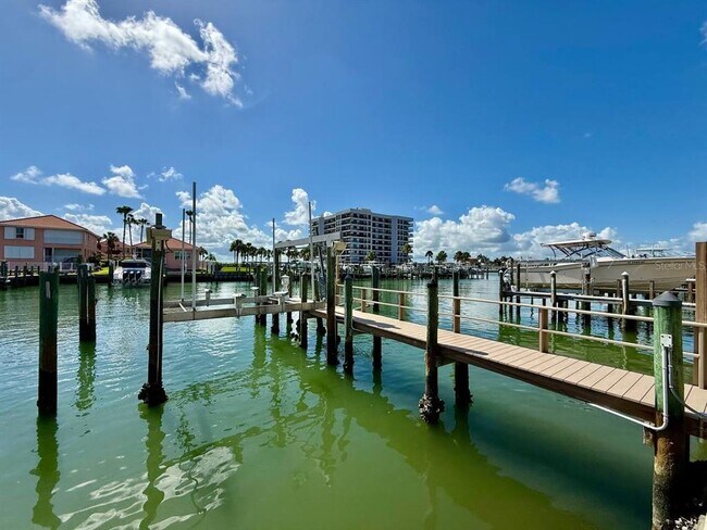 Building Photo - 1605 Sand Key Estates Ct