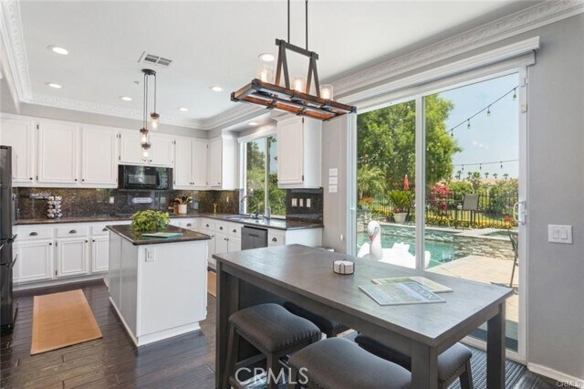 Building Photo - 6031 Medinah St