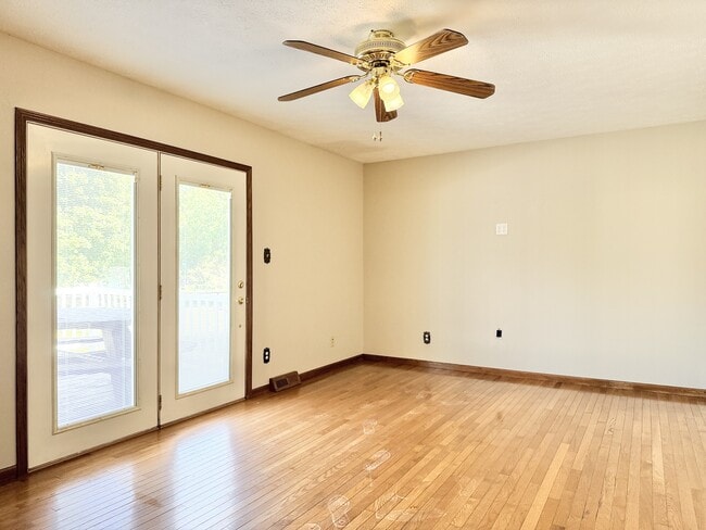 Building Photo - 14135 De La Tour Dr