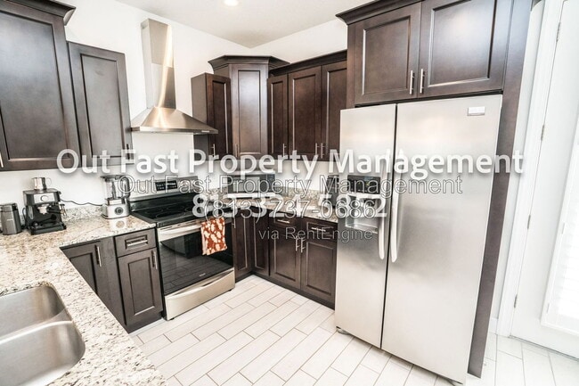 Building Photo - 4859 W Prescott St
