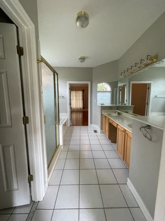 Building Photo - West Knoxville, Farragut 37934 - 4 bedroom, 3.5 bath, 2 Story Brick Home -Contact Debra Johnson (...