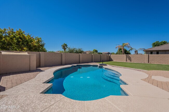 Building Photo - 12307 W Villa Hermosa