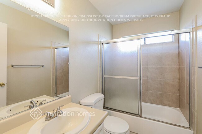 Building Photo - 18 Dempster Ct