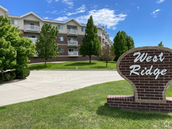 Building Photo - West Ridge Apartments