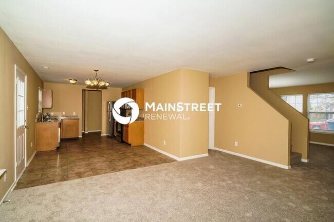 Building Photo - 4 Bedroom Pet-Friendly Home in Indianapoli...