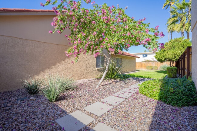 Building Photo - 1610 E Windjammer Way