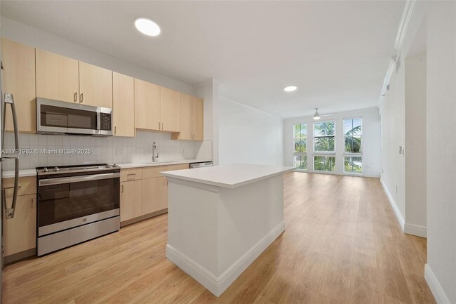 Primary Photo - 10170 SW 7th St