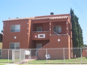 Building Photo - 1152 W 88th St