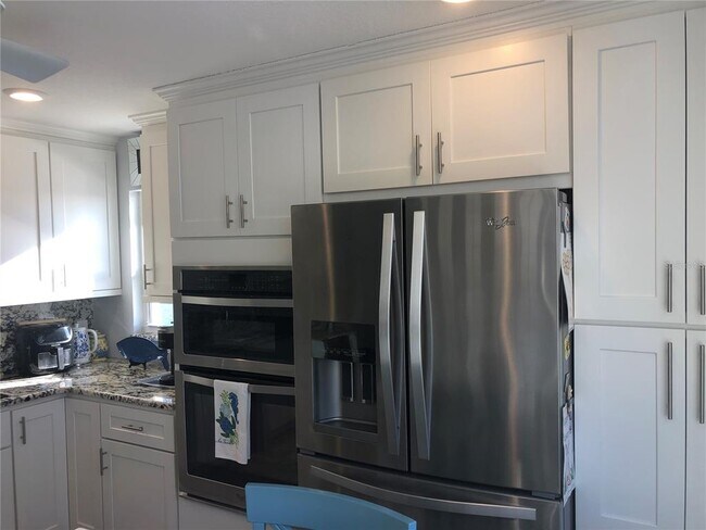 Building Photo - 300 Woodette Dr