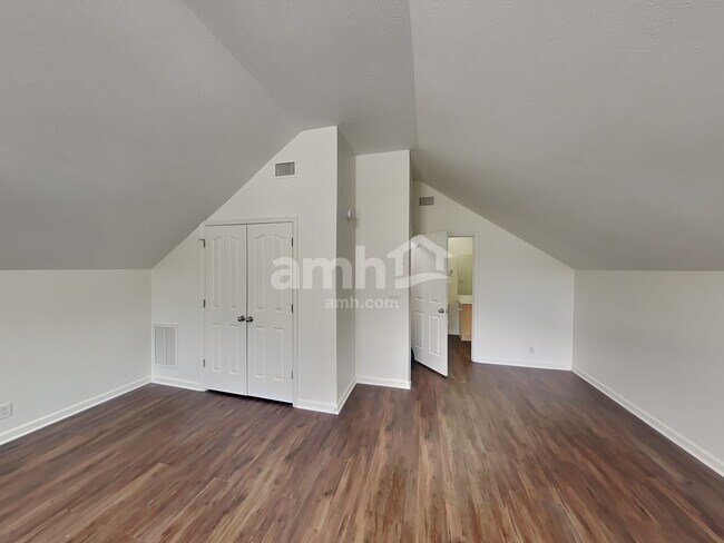 Building Photo - 837 Kaylee Cir
