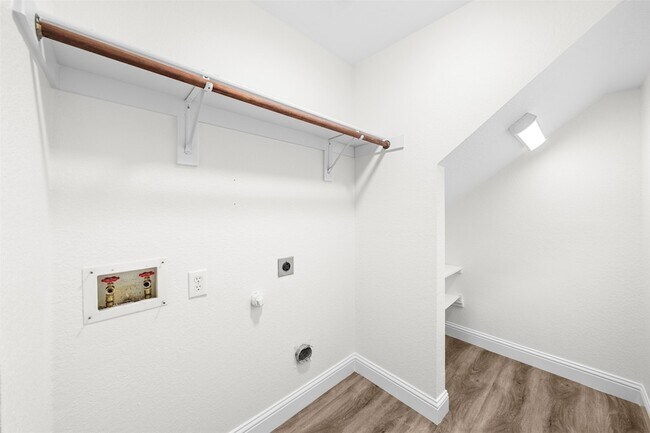 Building Photo - 6245 White Pine Dr
