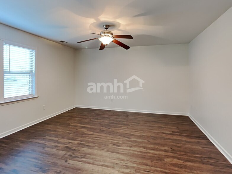 Building Photo - 108 Citrine Ct