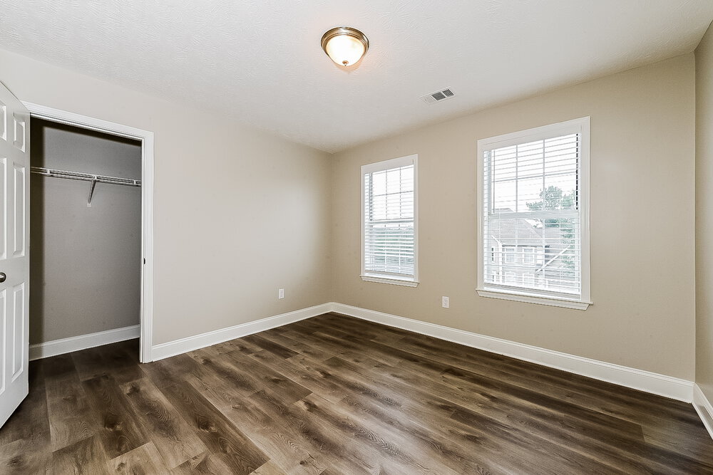 Building Photo - 7971 Clearview Cir