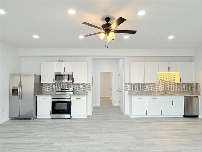 Building Photo - 44 Dew Lk Ct