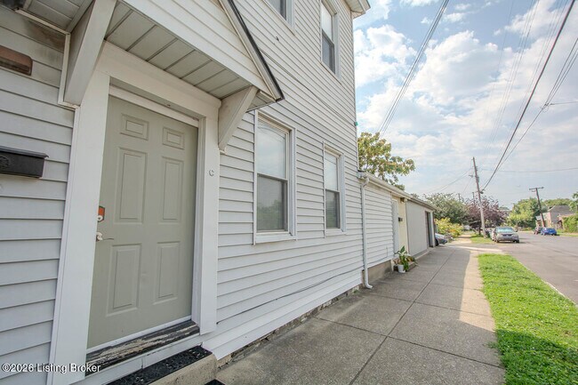 Building Photo - 1000 E Caldwell St