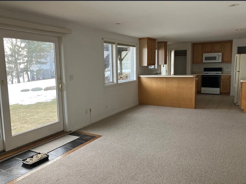 Building Photo - 12 Hesperus Cir